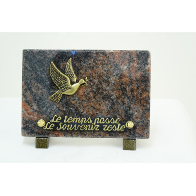 PLAQUE FUNERAIRE EN GRANIT RECTANGULAIRE - BORD ECLATE  - DIM. LONG. 18 CM - HAUT. 12 CM – Catalogue Funéraires 2024 – Arteverdeco