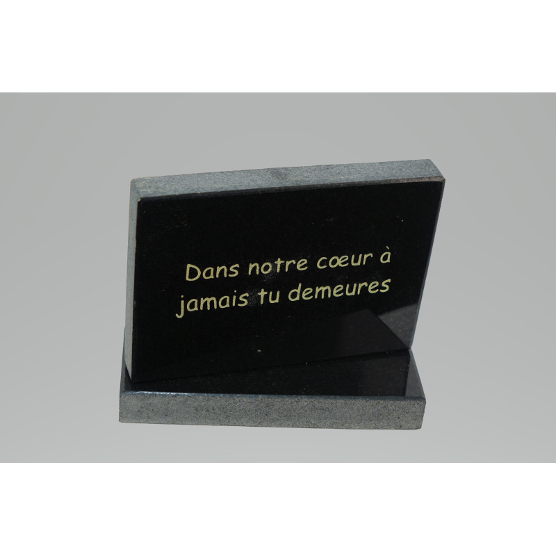 PLAQUE FUNERAIRE EN GRANIT TOMBSTONE AVEC SOCLE EN GRANIT - CHAMP POLI - DIM. LONG. 16 CM - HAUT. 13 CM – Catalogue Funéraires 2024 – Arteverdeco