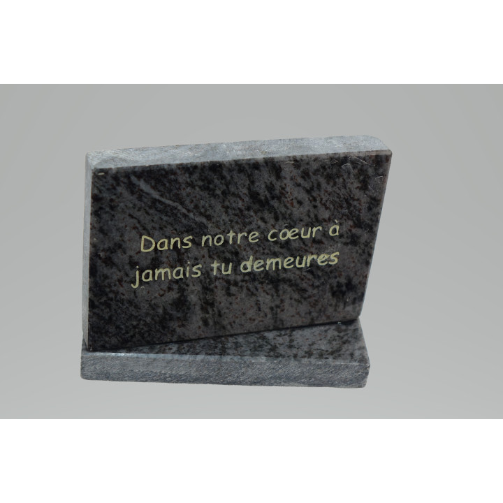 PLAQUE FUNERAIRE EN GRANIT TOMBSTONE AVEC SOCLE EN GRANIT - CHAMP POLI - DIM. LONG. 16 CM - HAUT. 13 CM – Catalogue Funéraires 2024 – Arteverdeco